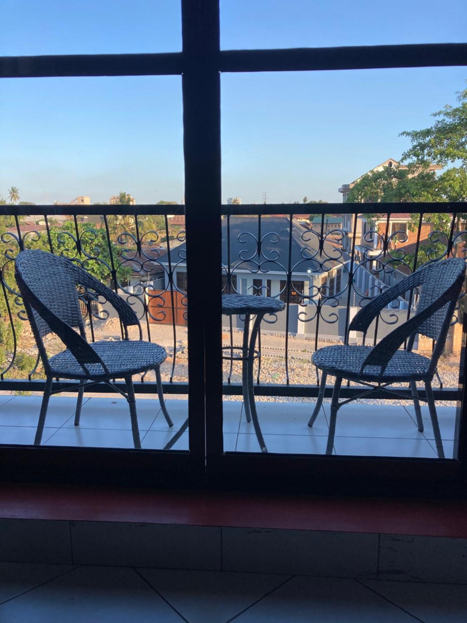 Apartament Thegatsbystyle By Jevas Dar es Salaam Zewnętrze zdjęcie